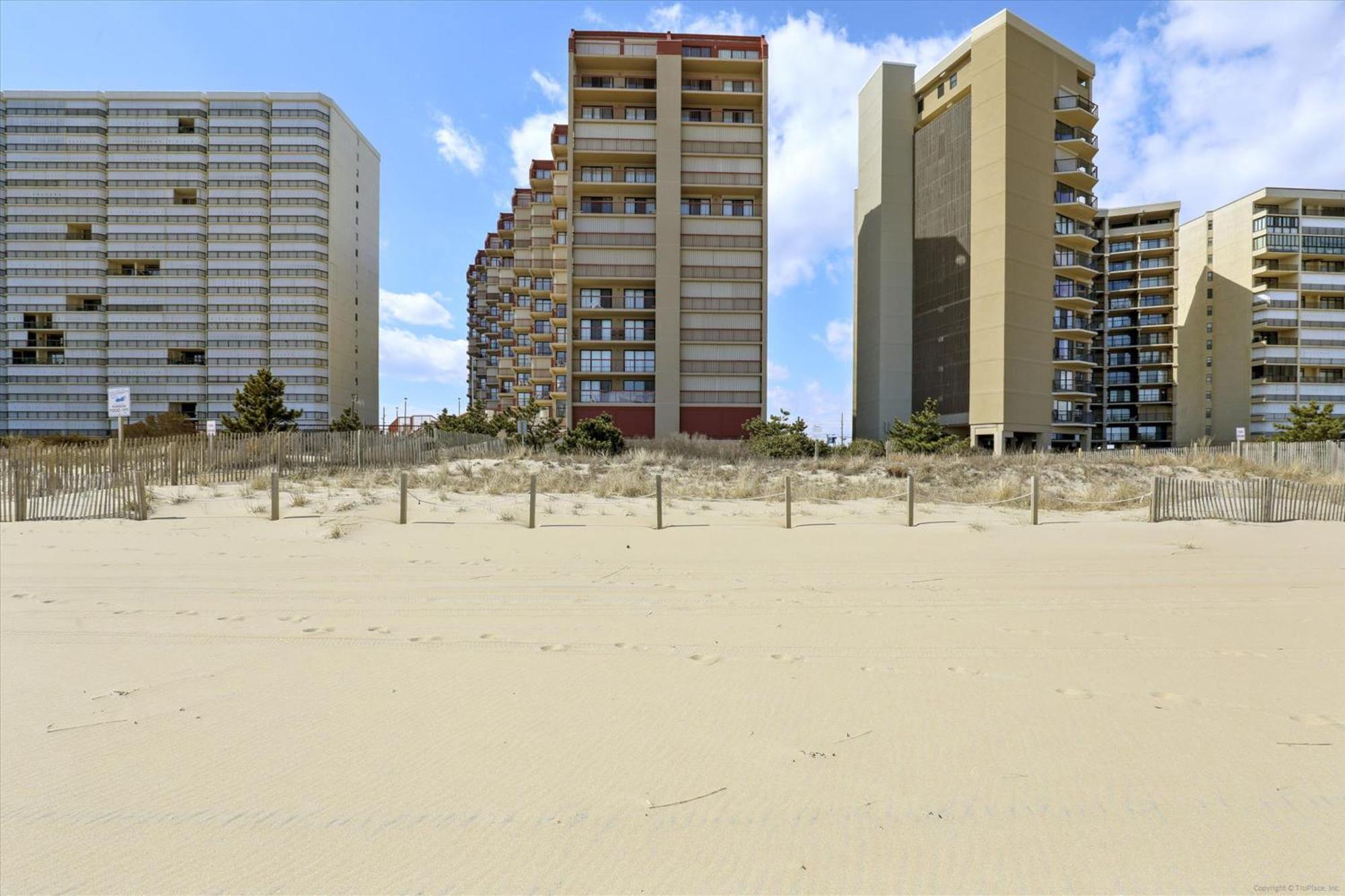 Rainbow Condos Ocean City Room photo